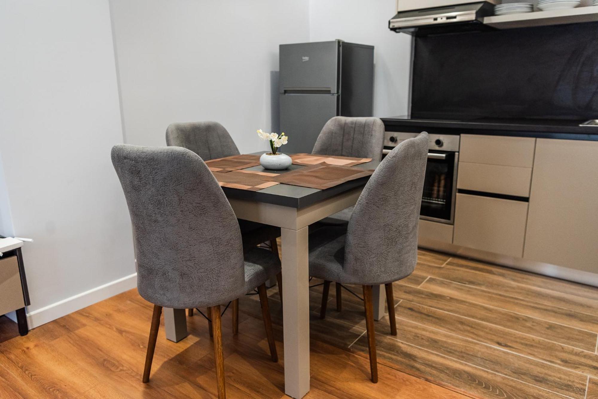 Sr Apartments Golem Голем Экстерьер фото